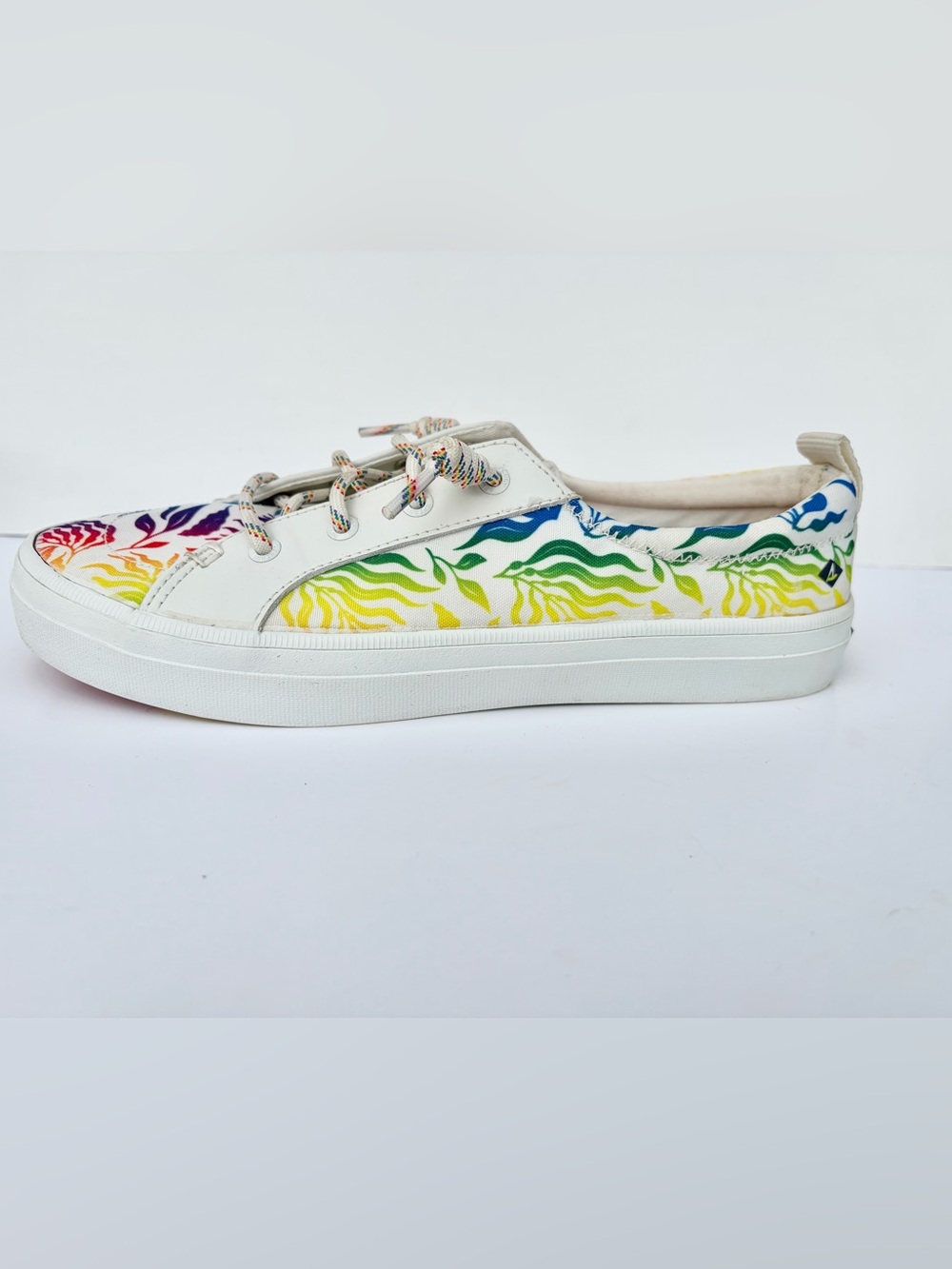 Sperry Crest Vibe White/Rainbow Pride Women’s Size 8.5M Slip-ons Sneakers
